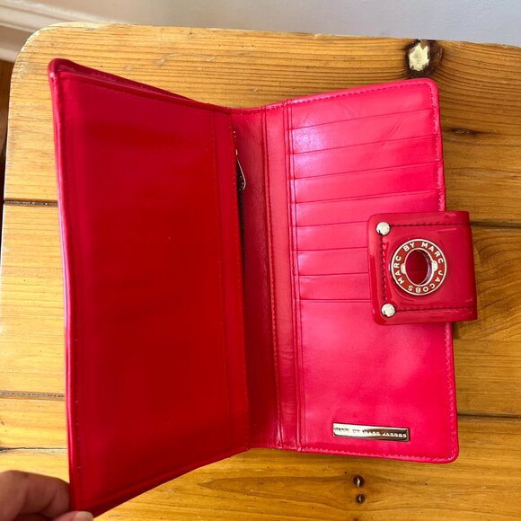 MARC by MARC JACOBS pink patent leather wallet - Picture 7 of 9